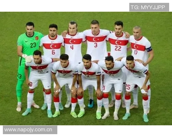 土耳其足球队在世预赛中以6比1狂胜保加利亚伊尔迪兹双响居莱尔贡献进球与助攻