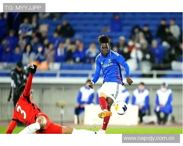 多哥球员让克劳德正式租借加盟上海海港足球俱乐部开启新征程