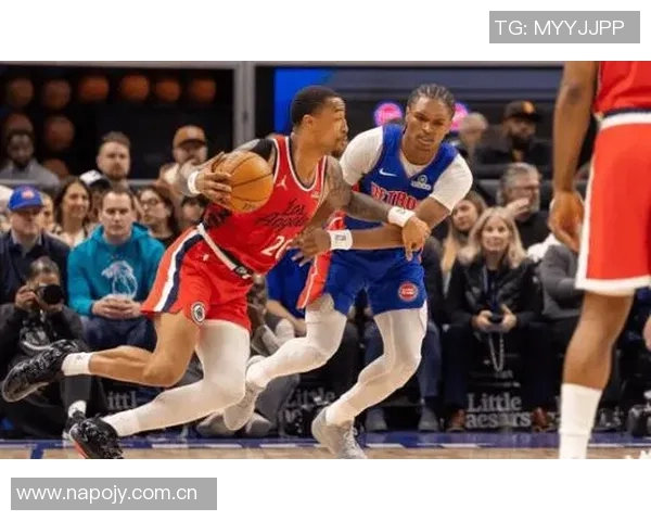 快船逆转胜利背后英雄科林斯展现团队蜕变与拼搏精神