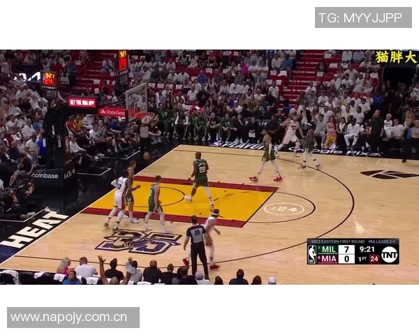 巴特勒半场状态火热8投6中贡献13分还送出4篮板4助攻表现全面